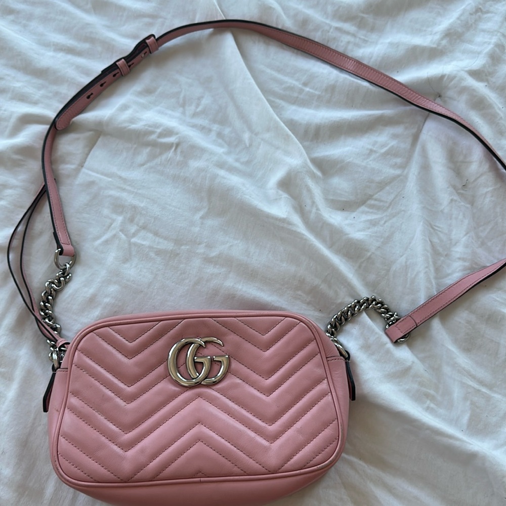 GG Marmont Camera small quilted leather shoulder bag Bubble gum pink